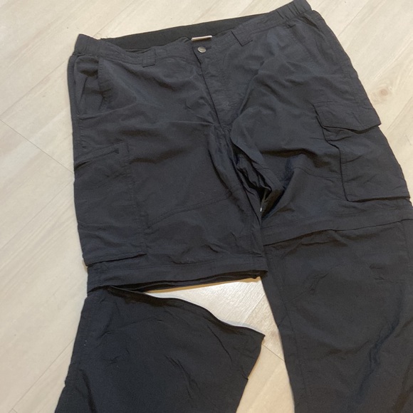 COLUMBIA 42” waist , 30” leg black hiking pants, convertible to shorts - Picture 2 of 5